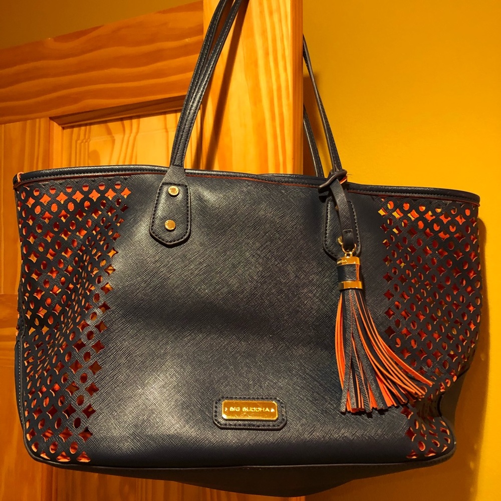 Big Buddha Navy and Orange Tote! 👜💃🏻